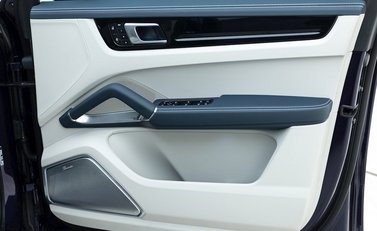 Porsche Cayenne Turbo S E-Hybrid 23