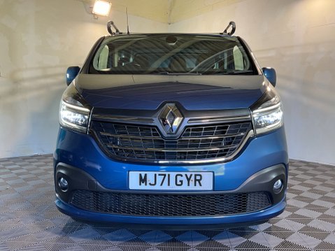Renault Trafic 2.0 dCi ENERGY 28 Sport SWB Standard Roof Euro 6 (s/s) 5dr 44