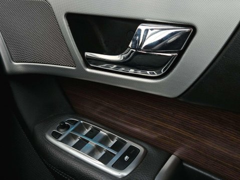 Jaguar XF 2.2d Luxury Sportbrake Auto Euro 5 (s/s) 5dr 20