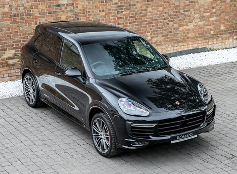 Porsche Cayenne Turbo 8