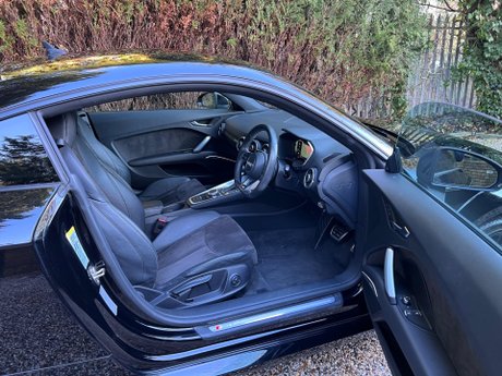 Audi TT 2.0 TFSI Black Edition S Tronic Euro 6 (s/s) 3dr 18