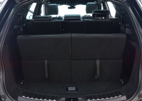 Land Rover Discovery Sport 2.0 Discovery Sport R-Dynamic HSE D Auto 4WD 5dr 58