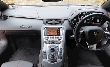 Lamborghini Aventador LP 700-4 11