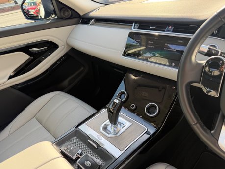 Land Rover Range Rover Evoque SE MHEV 34
