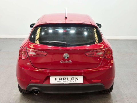 Alfa Romeo Giulietta 1.4 TB MultiAir Lusso Hatchback 5dr Petrol Manual Euro 5 (s/s) (170 bhp) 22