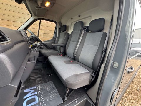 Nissan NV400 2.3 NV400 Tekna DCI 23