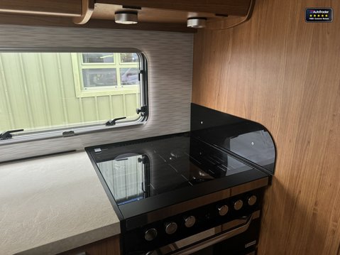 Auto-Trail Comanche Frontier|4 Berth|2 Belts|AUTO|Rear Single Beds|Hab 14