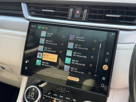 Jaguar F-Pace R-DYNAMIC S 24
