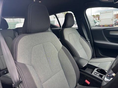Volvo XC40 1.5h T4 Recharge 10.7kWh Plus SUV 5dr Petrol Plug-in Hybrid Auto Euro 6 (s/ 10
