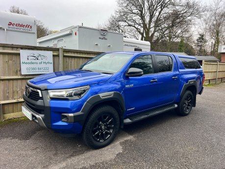 Toyota Hilux 2.8 INVINCIBLE X 4WD D-4D DCB AUTOMATIC 8