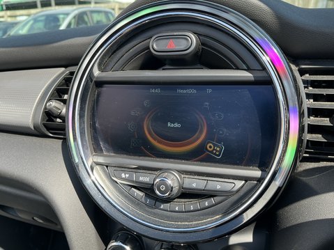 Mini Convertible 1.5 Cooper 2dr [Chili/Media Pack XL] 34