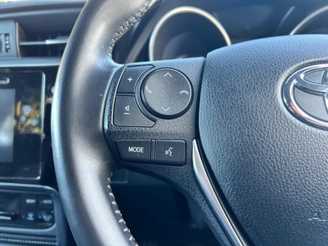 Toyota Auris VVT-I DESIGN TSS 27