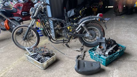 Suzuki GS 1991 PARTS BIKE 20K ROLLING CHASSIS CLASSIC