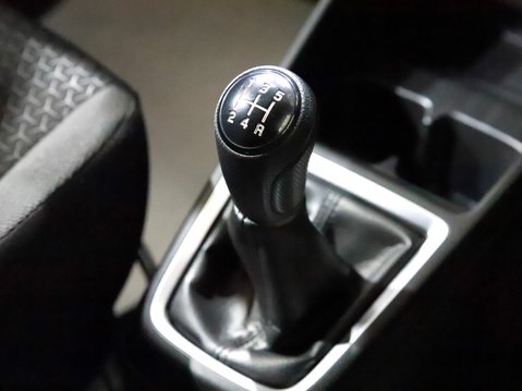 Suzuki Swift 1.0 Boosterjet SZ-T 5dr 27