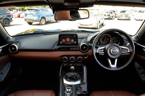 Mazda MX-5 RF SPORT NAV 3