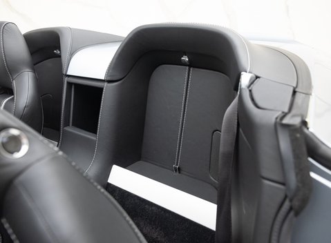 Aston Martin V12 Vantage S ROADSTER 36