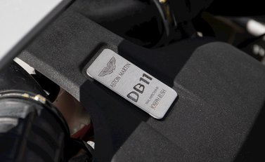 Aston Martin DB11 V8 26