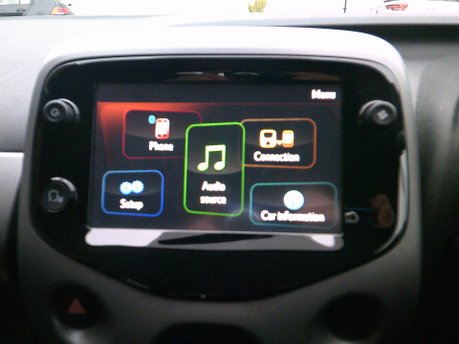 Toyota Aygo VVT-I X-PLAY ONLY 32,000 MILES FROM NEW 11