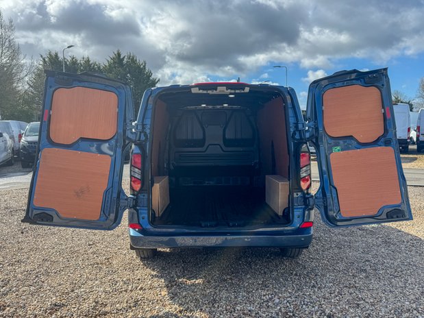 Ford Transit Custom AUTO LWB [SOLD KH] L2H1 Limited 300 Air Con Alloys Camera Sensors EURO 6 8