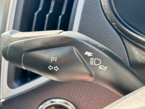 Ford S-Max ZETEC TDCI 24