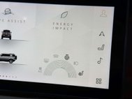 Land Rover Defender 2.0 SD4 S SUV 5dr Diesel Auto 4WD Euro 6 (s/s) (240 ps) 32