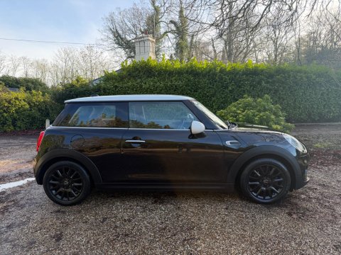 Mini Hatch 1.5 Cooper Auto Euro 6 (s/s) 3dr 6