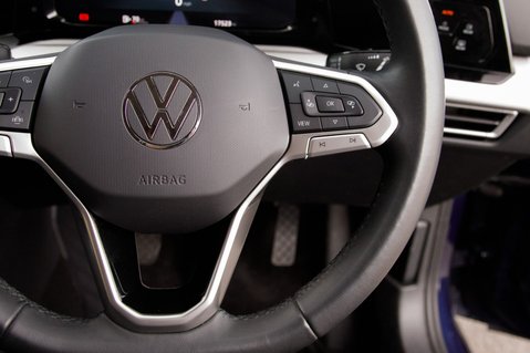 Volkswagen Golf LIFE TSI 19