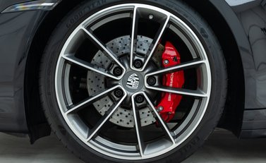 Porsche 911 Carrera 4S (992) 26