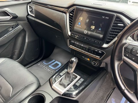 Isuzu D-Max 1.9 D-Max V-Cross Auto 4WD 4dr 21