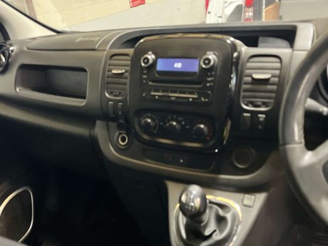 Vauxhall Vivaro 1.6 Vivaro 2700 Sportive CDTi 17