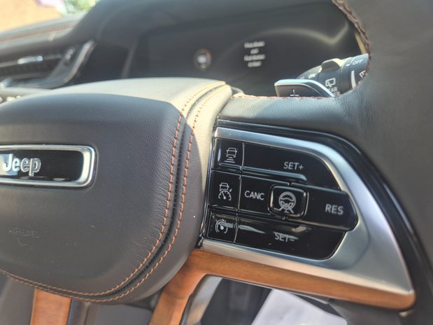 Jeep Grand Cherokee SUMMIT RESERVE 27