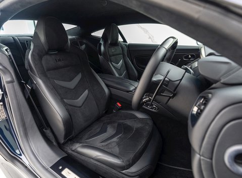 Aston Martin DBS Superleggera 11