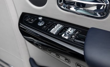 Rolls-Royce Phantom VIII EWB 14