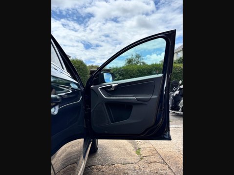 Volvo XC60 2.4 D5 SE Lux Nav Geartronic AWD Euro 5 5dr 31