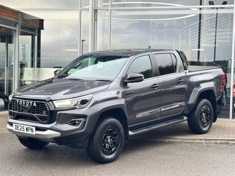 Toyota Hilux GR SPORT 4WD D-4D DCB 3