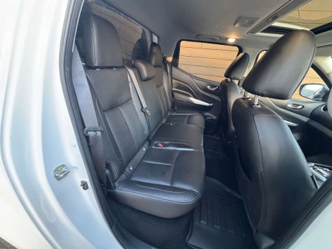 Nissan Navara 2.3 Navara Tekna dCi Auto 4WD 5dr 23