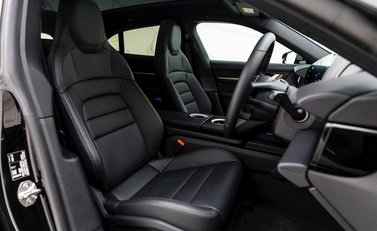 Porsche Taycan 4S Cross Turismo 10