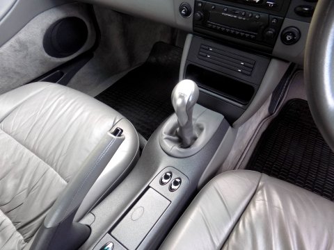 Porsche 911 CARRERA 4 74