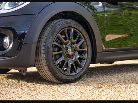 Mini Hatch 1.5 Cooper Classic 5dr 31