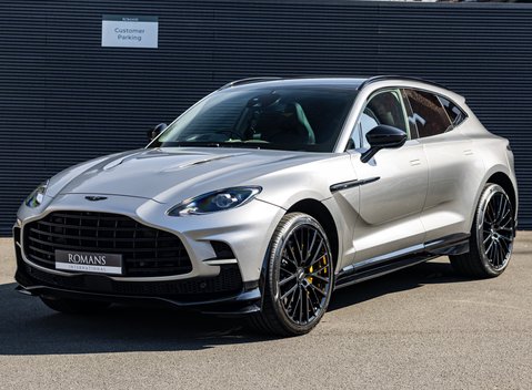 Aston Martin DBX 707 2