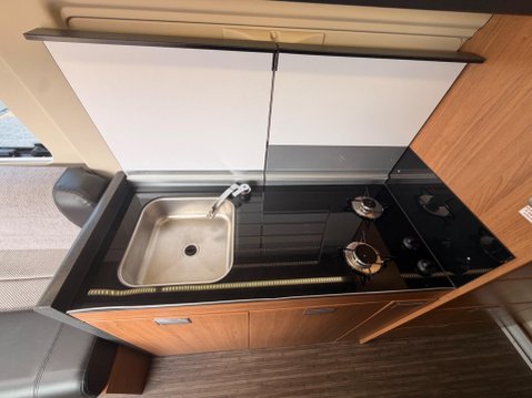 Auto-Trail V-Line 600 11