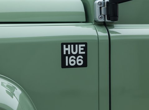 Land Rover Defender 110 HERITAGE 34