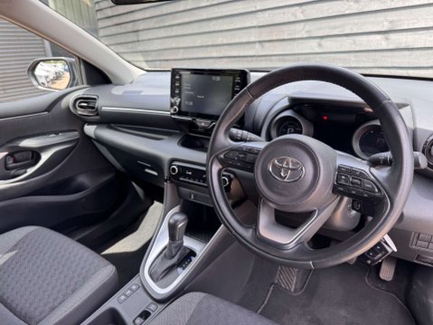 Toyota Yaris 1.5 Yaris Design HEV CVT 5dr 25