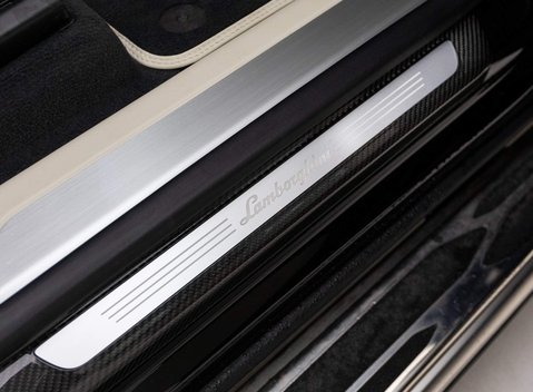 Lamborghini Urus V8 19