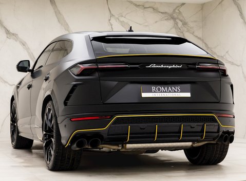 Lamborghini Urus 3