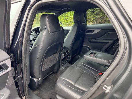 Jaguar F-Pace 2.0 D180 R-Sport Auto AWD Euro 6 (s/s) 5dr 33