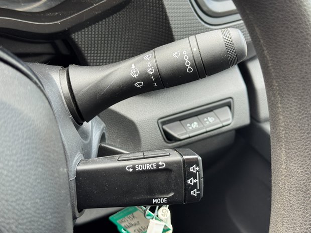 Renault Trafic SWB L1H1 [SOLD MM] Low Roof Business Plus SL28 Air Con Sensors EURO 6 25