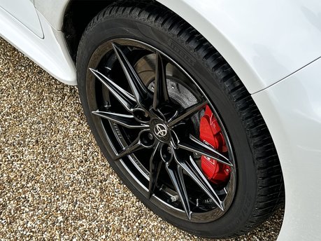 Toyota Yaris GR-Y CIRCUIT 37