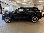 Porsche Cayenne 3.0 TD V6 SUV 5dr Diesel Tiptronic 4WD Euro 5 (s/s) (240 ps) 5