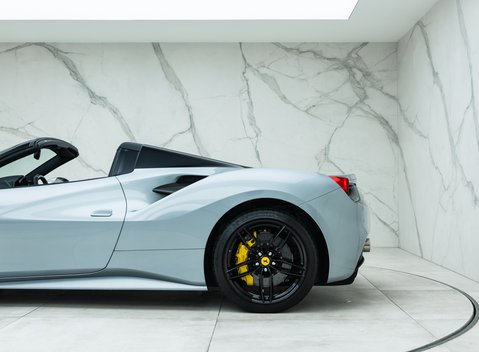 Ferrari 488 Spider 36